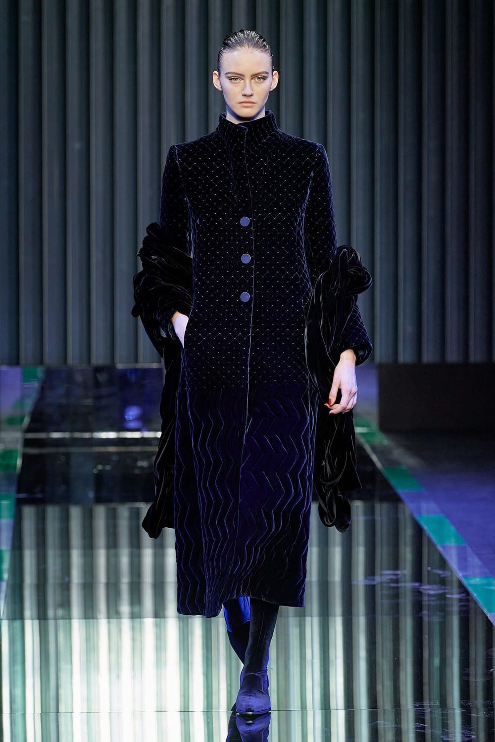 Giorgio Armani outono inverno 2022-2023 Milão Runway revista