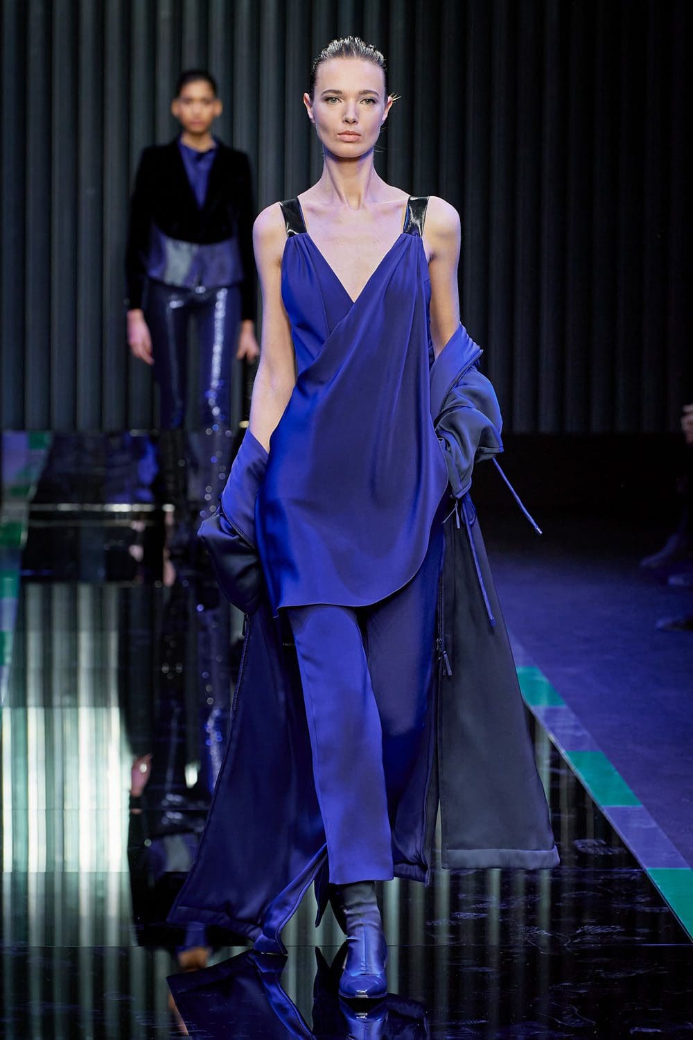 Giorgio Armani outono inverno 2022-2023 Milão Runway revista