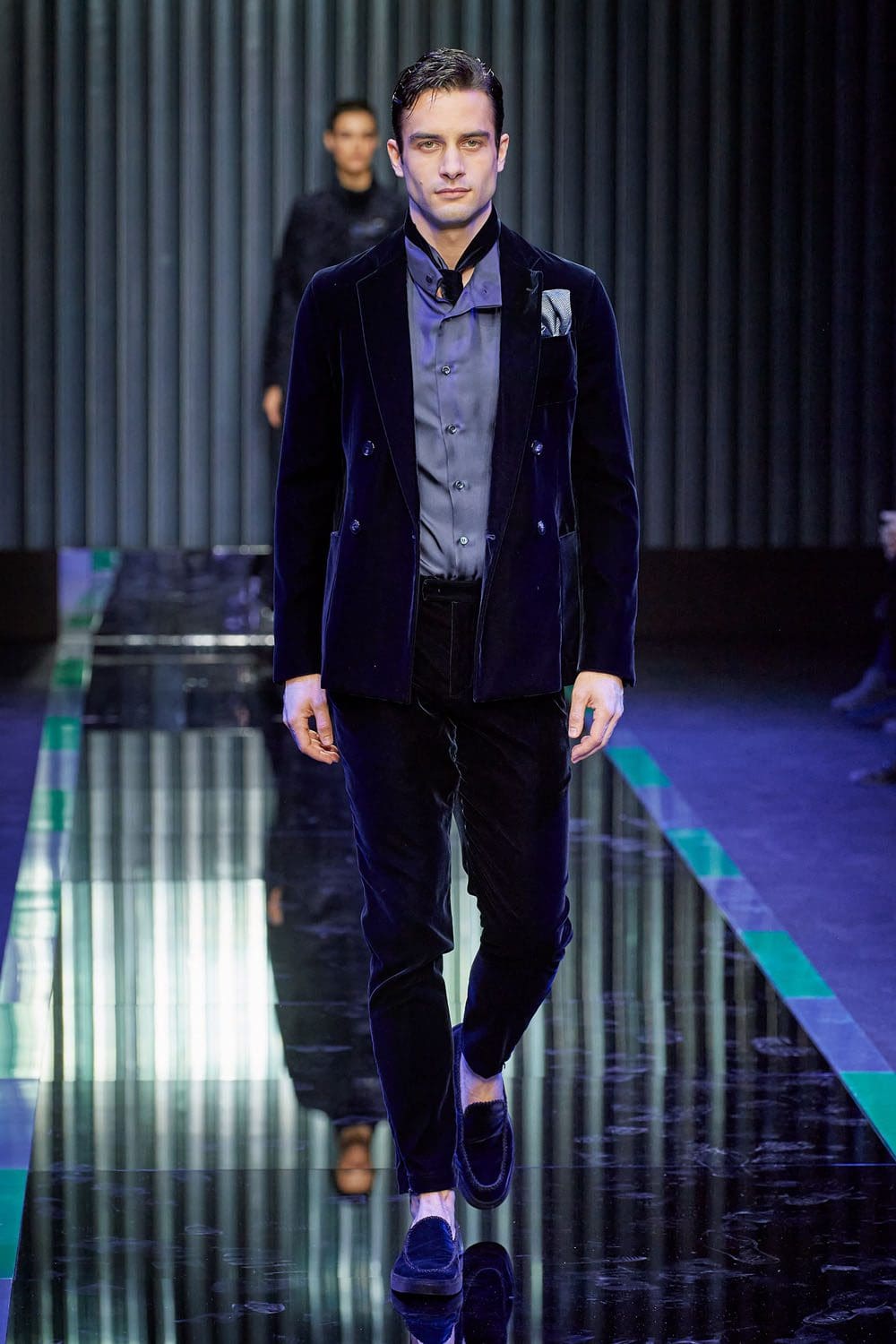 Giorgio Armani outono inverno 2022-2023 Milão Runway revista