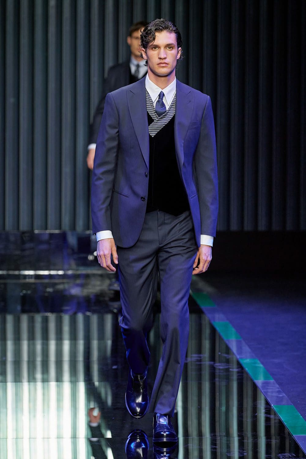 Giorgio Armani outono inverno 2022-2023 Milão Runway revista