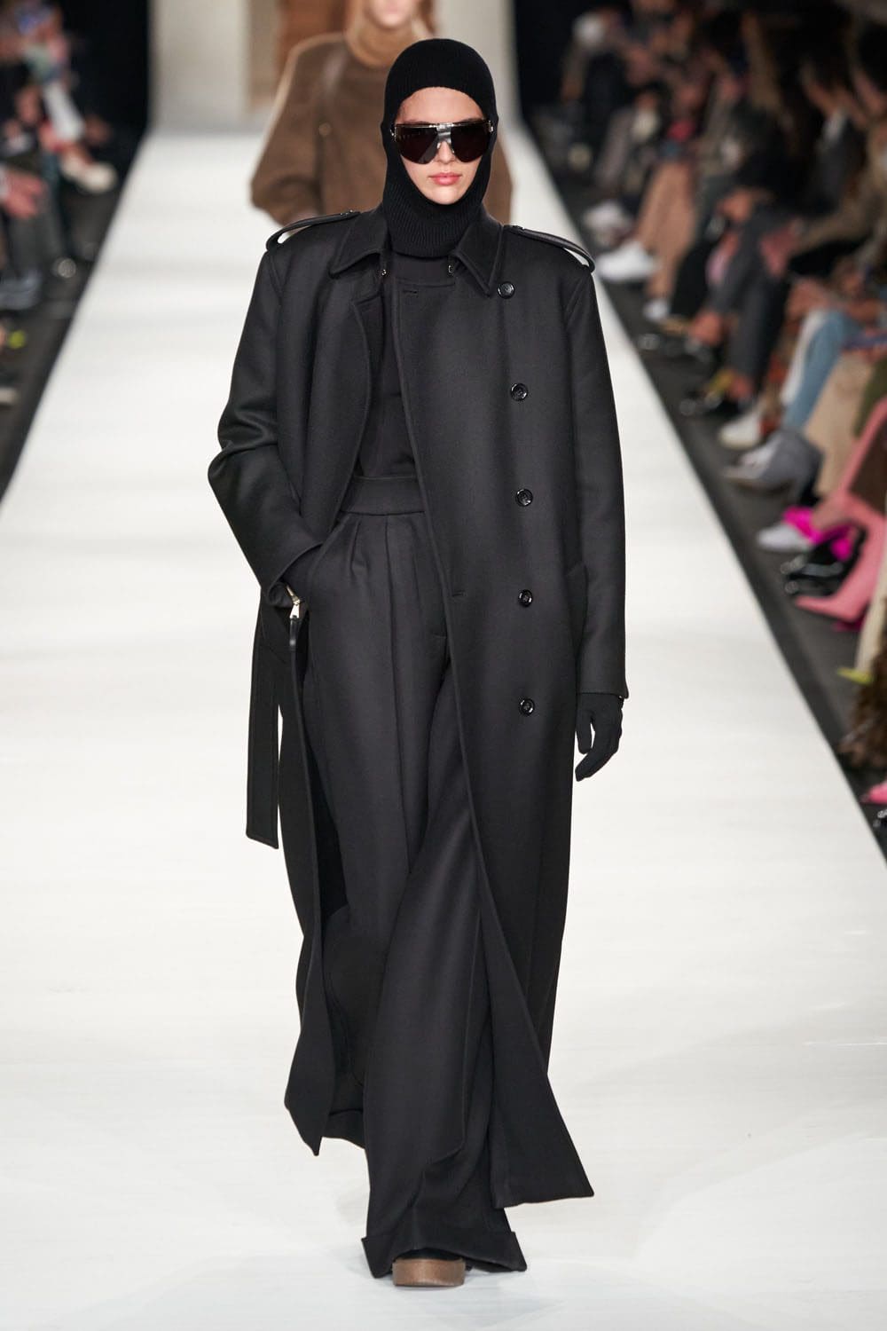 Max Mara Осень Зима 2022-2023 Милан Runway Журнал