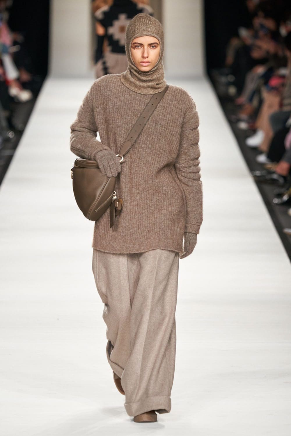 Max Mara Осень Зима 2022-2023 Милан Runway Журнал