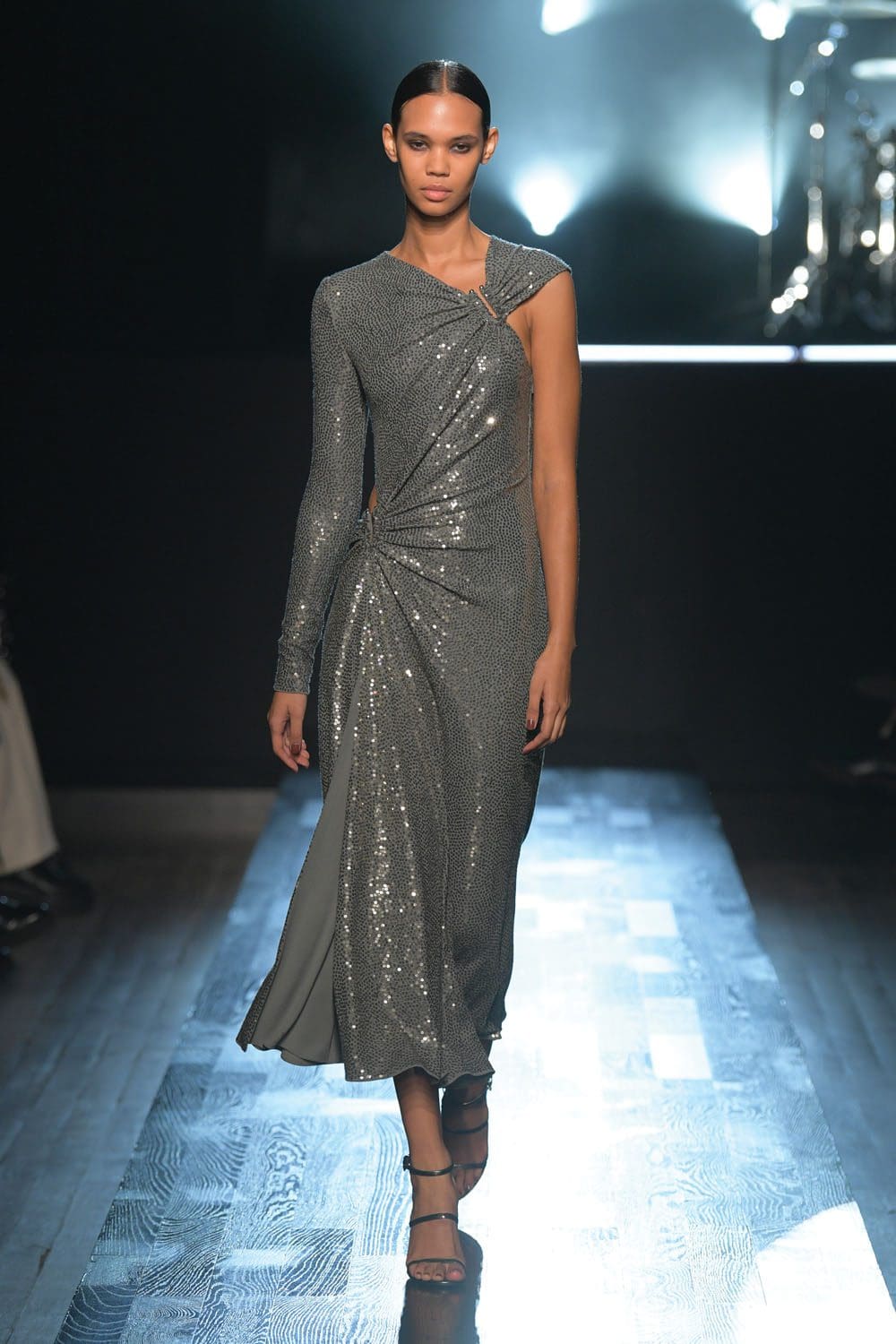 Michael Kors 2022-2023 秋冬纽约时装秀 RUNWAY 杂志