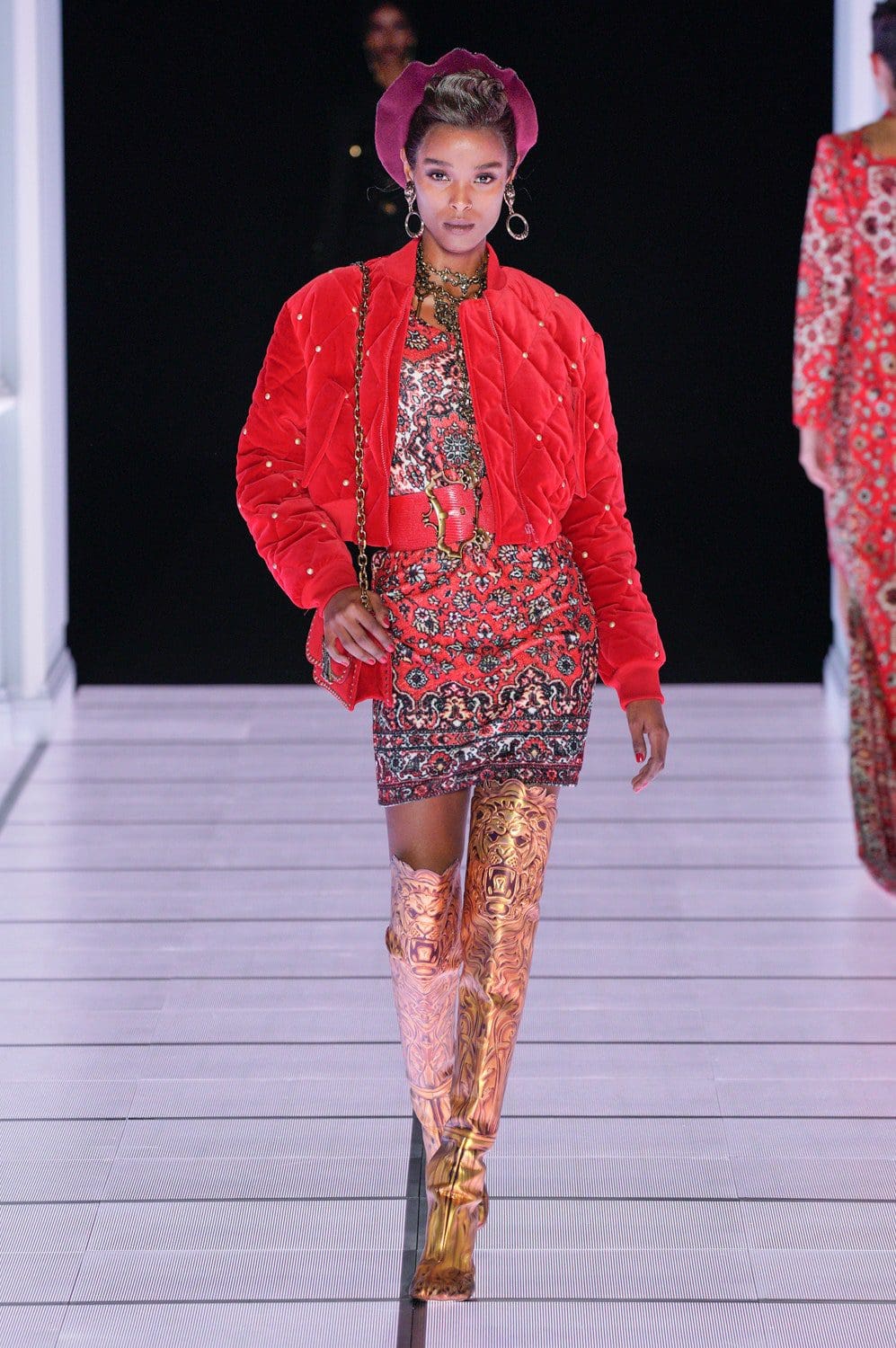 Moschino Outono Inverno 2022-2023 Milão Runway revista