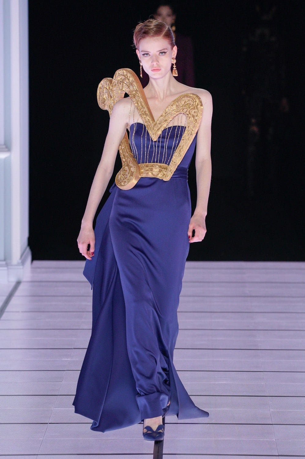 Moschino Outono Inverno 2022-2023 Milão Runway revista