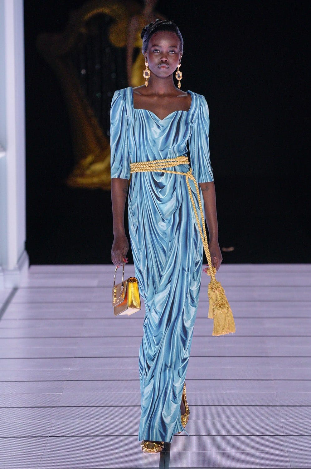 Moschino Outono Inverno 2022-2023 Milão Runway revista