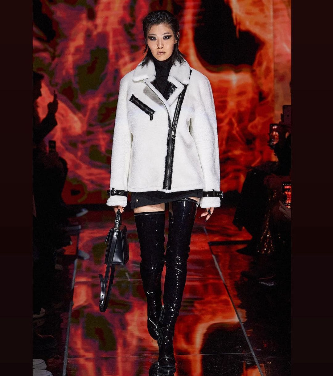 Philipp Plein outono inverno 2022-2023 Milão Runway revista