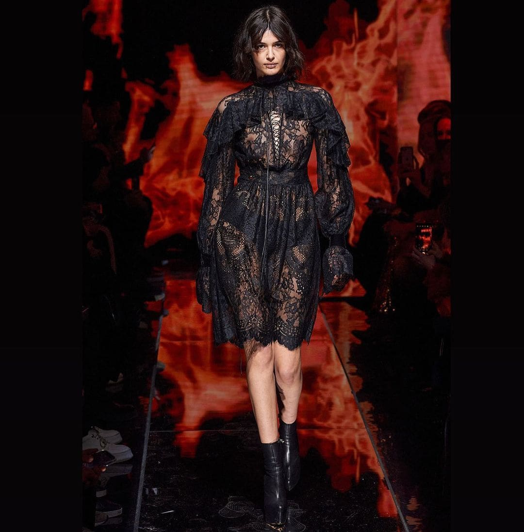 Philipp Plein outono inverno 2022-2023 Milão Runway revista
