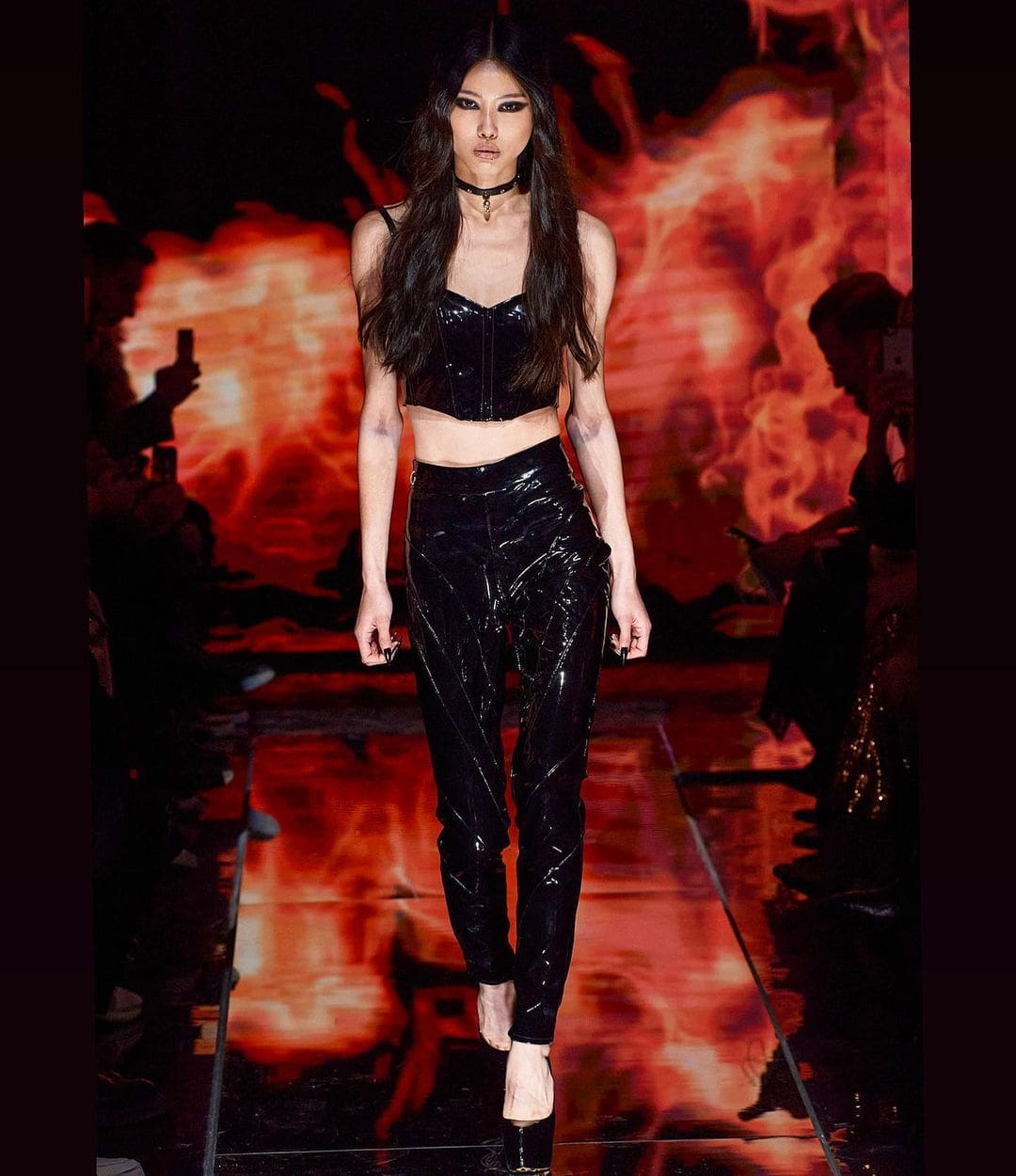 Philipp Plein outono inverno 2022-2023 Milão Runway revista