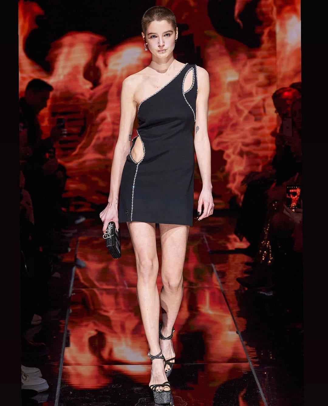 Philipp Plein outono inverno 2022-2023 Milão Runway revista