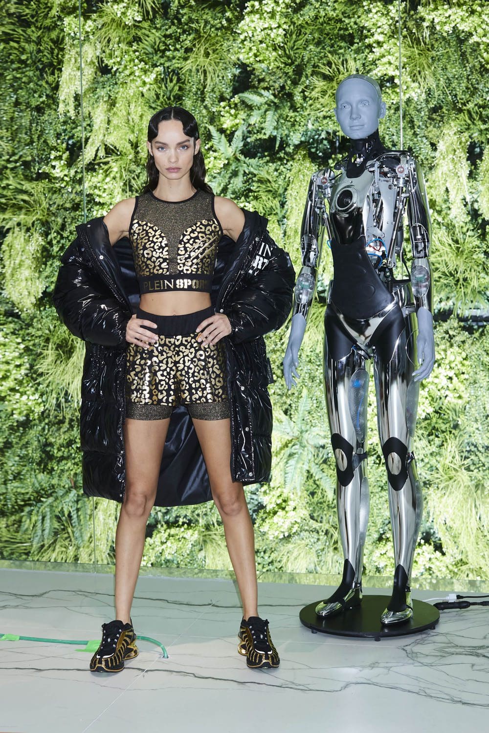 Plein Sport Outono 2022 primeira coleção Milão Runway revista