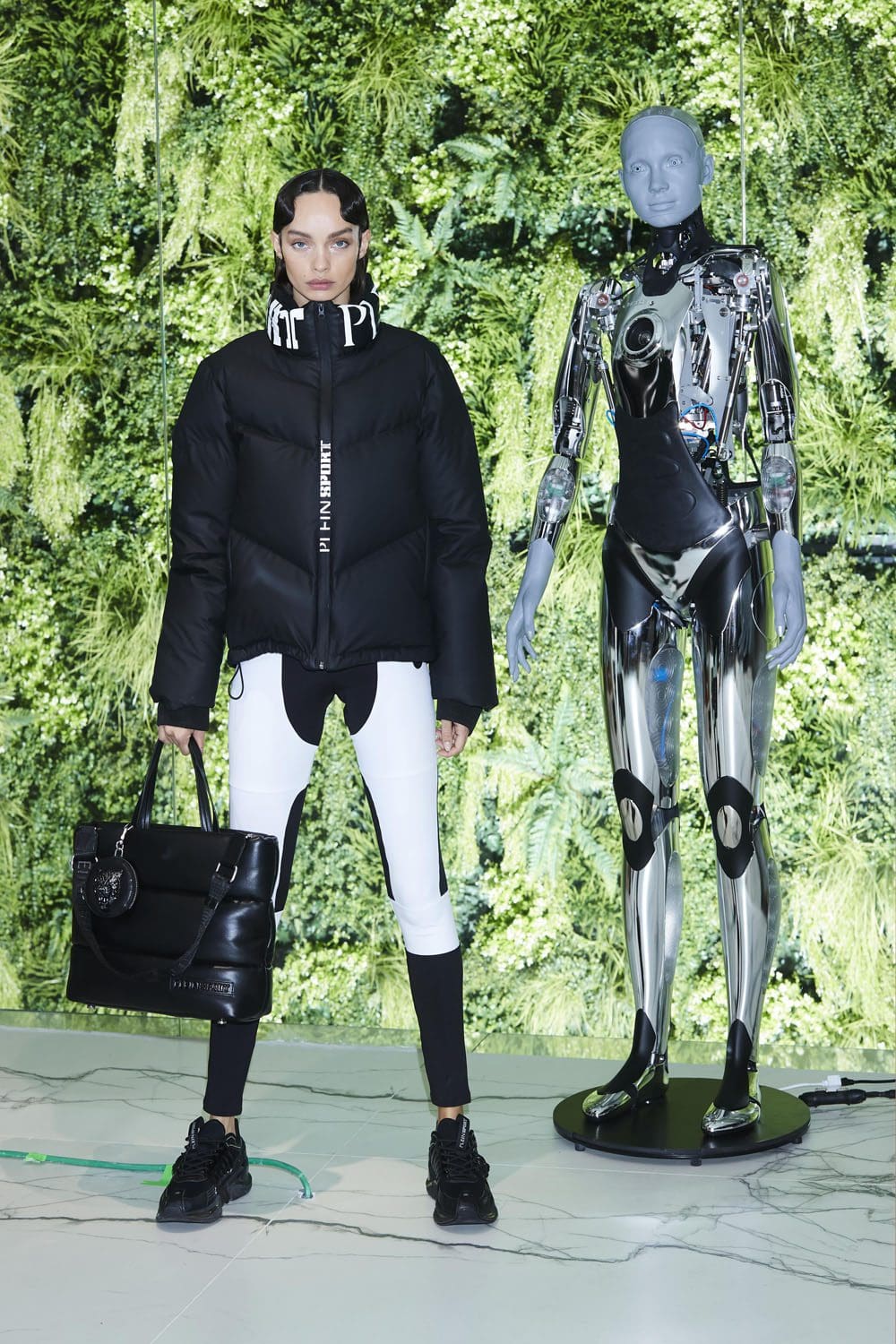 Plein Sport Outono 2022 primeira coleção Milão Runway revista