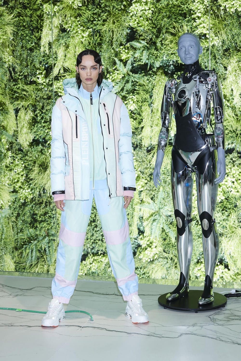 Plein Sport Outono 2022 primeira coleção Milão Runway revista