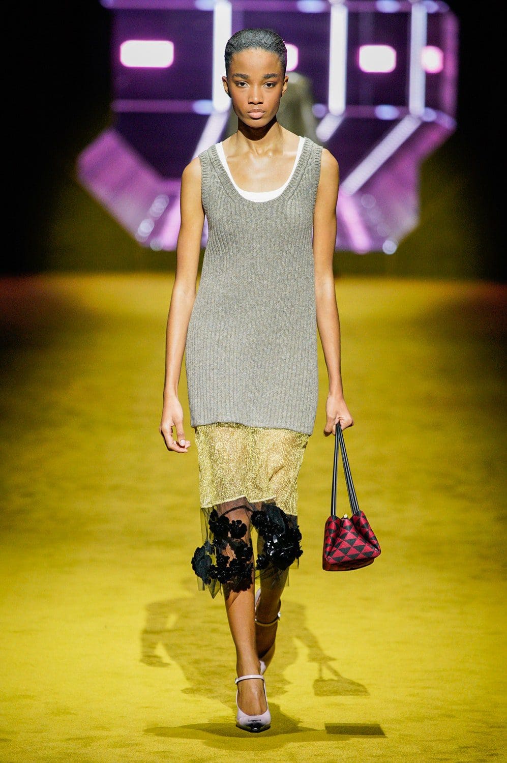 Prada Otoño Invierno 2022-2023 Milán Runway Revista