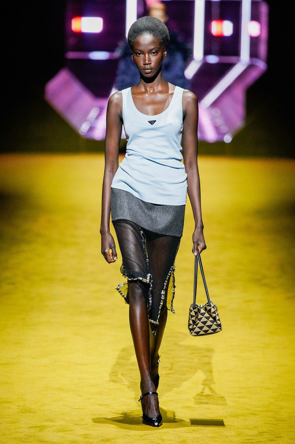 Prada Otoño Invierno 2022-2023 Milán Runway Revista