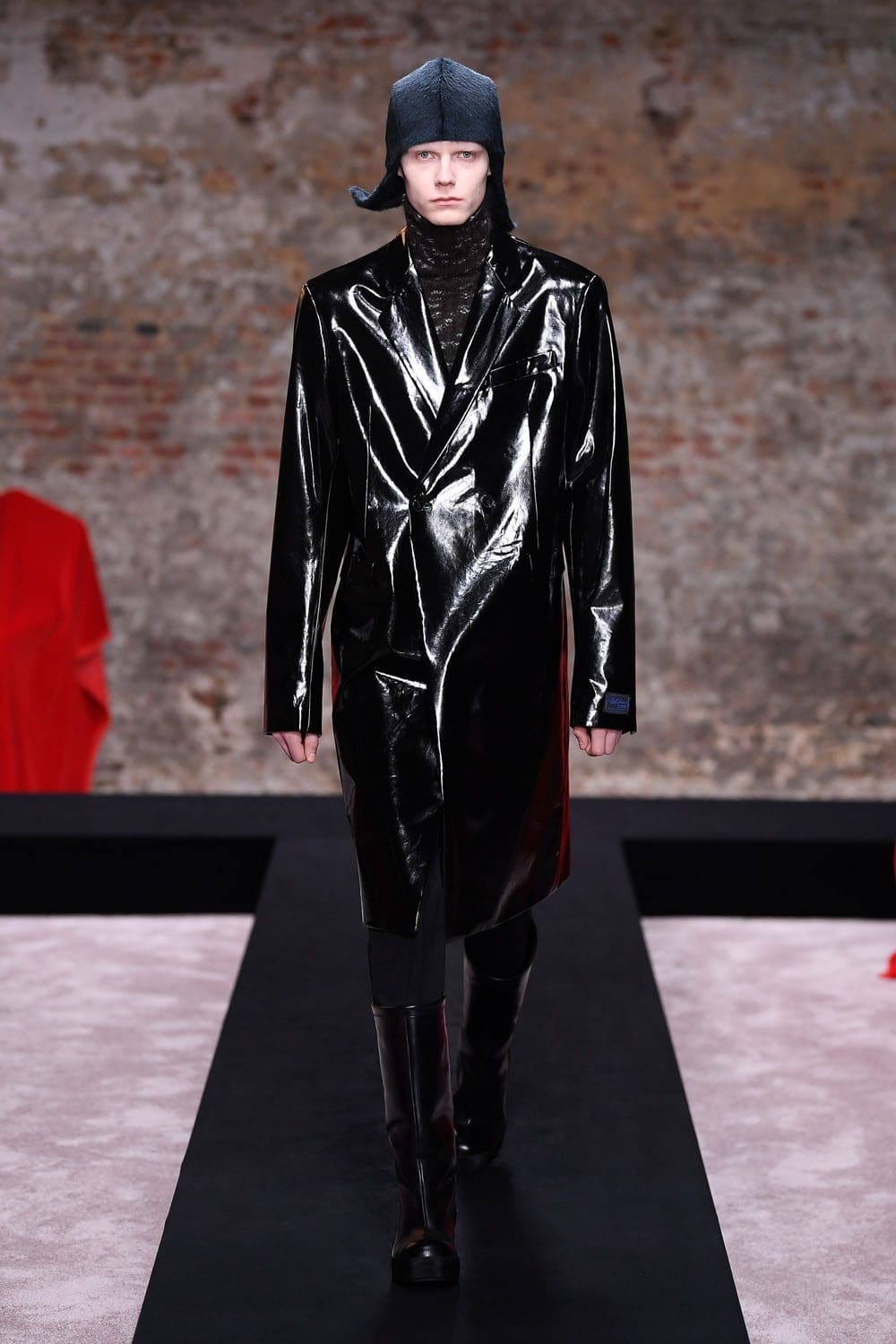 Raf Simons Autunno Inverno 2022-2023 Londra di RUNWAY MAGAZINE