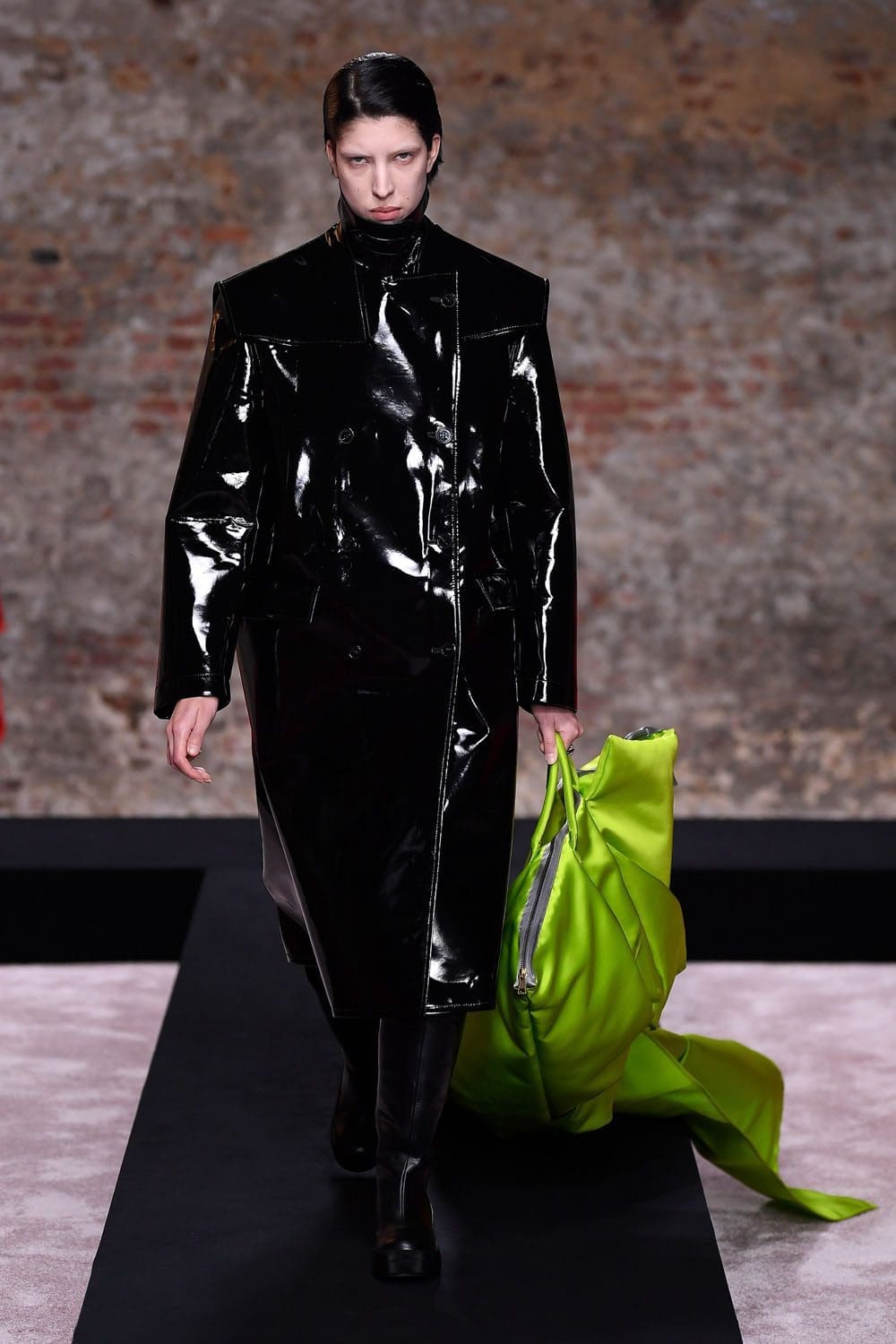 Raf Simons Autunno Inverno 2022-2023 Londra di RUNWAY MAGAZINE