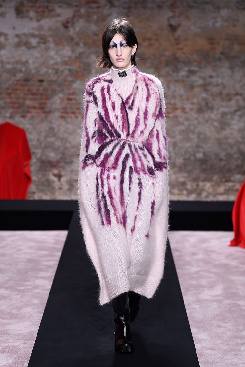 Raf Simons Autunno Inverno 2022-2023 Londra di RUNWAY MAGAZINE