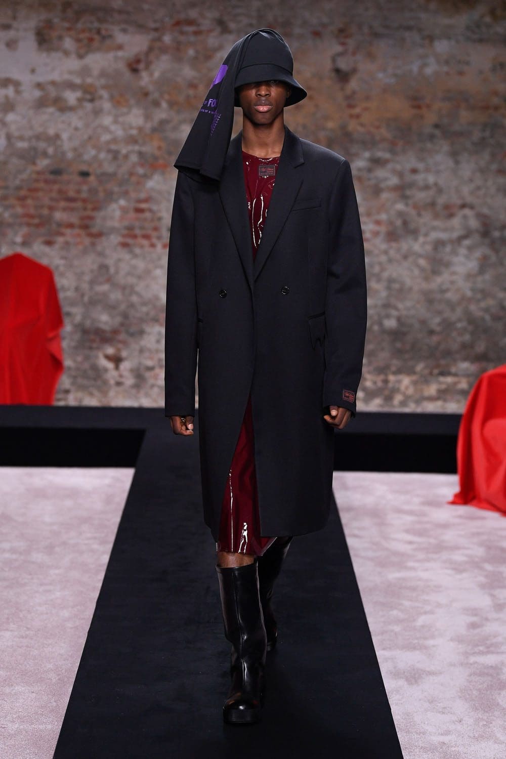 Raf Simons Autunno Inverno 2022-2023 Londra di RUNWAY MAGAZINE