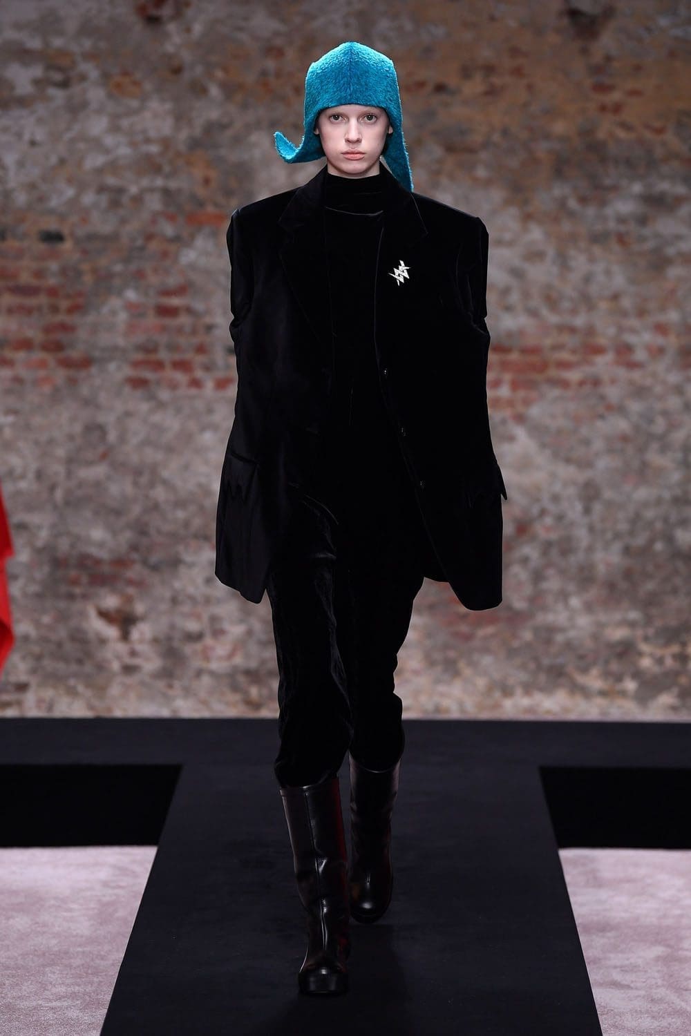 Raf Simons Autunno Inverno 2022-2023 Londra di RUNWAY MAGAZINE