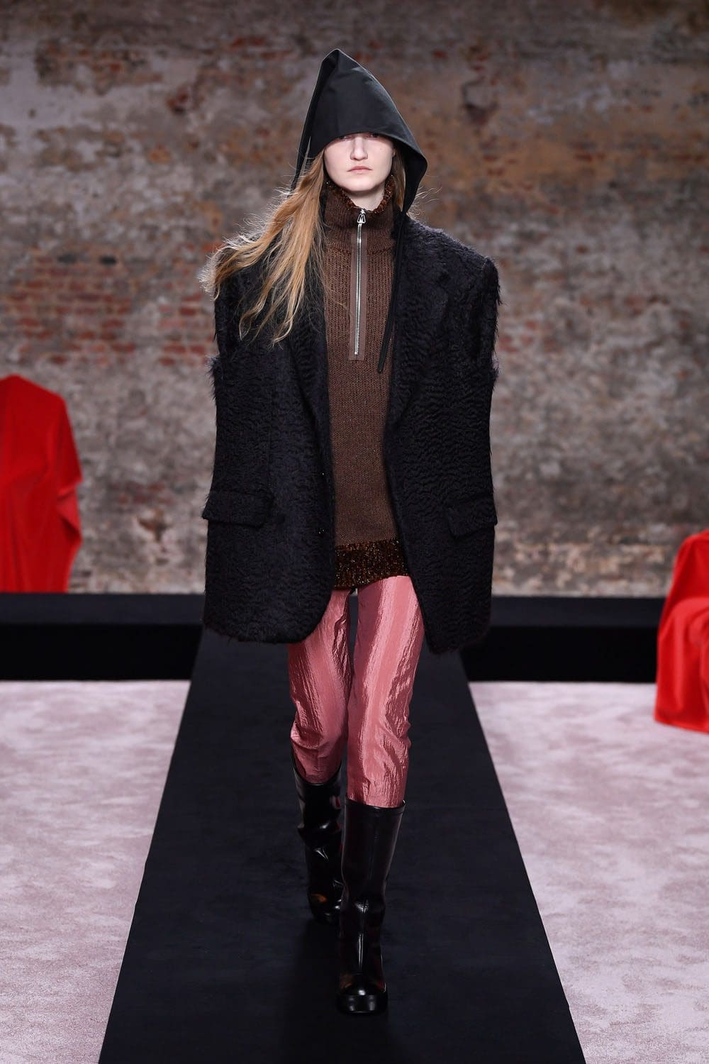 Raf Simons Autunno Inverno 2022-2023 Londra di RUNWAY MAGAZINE