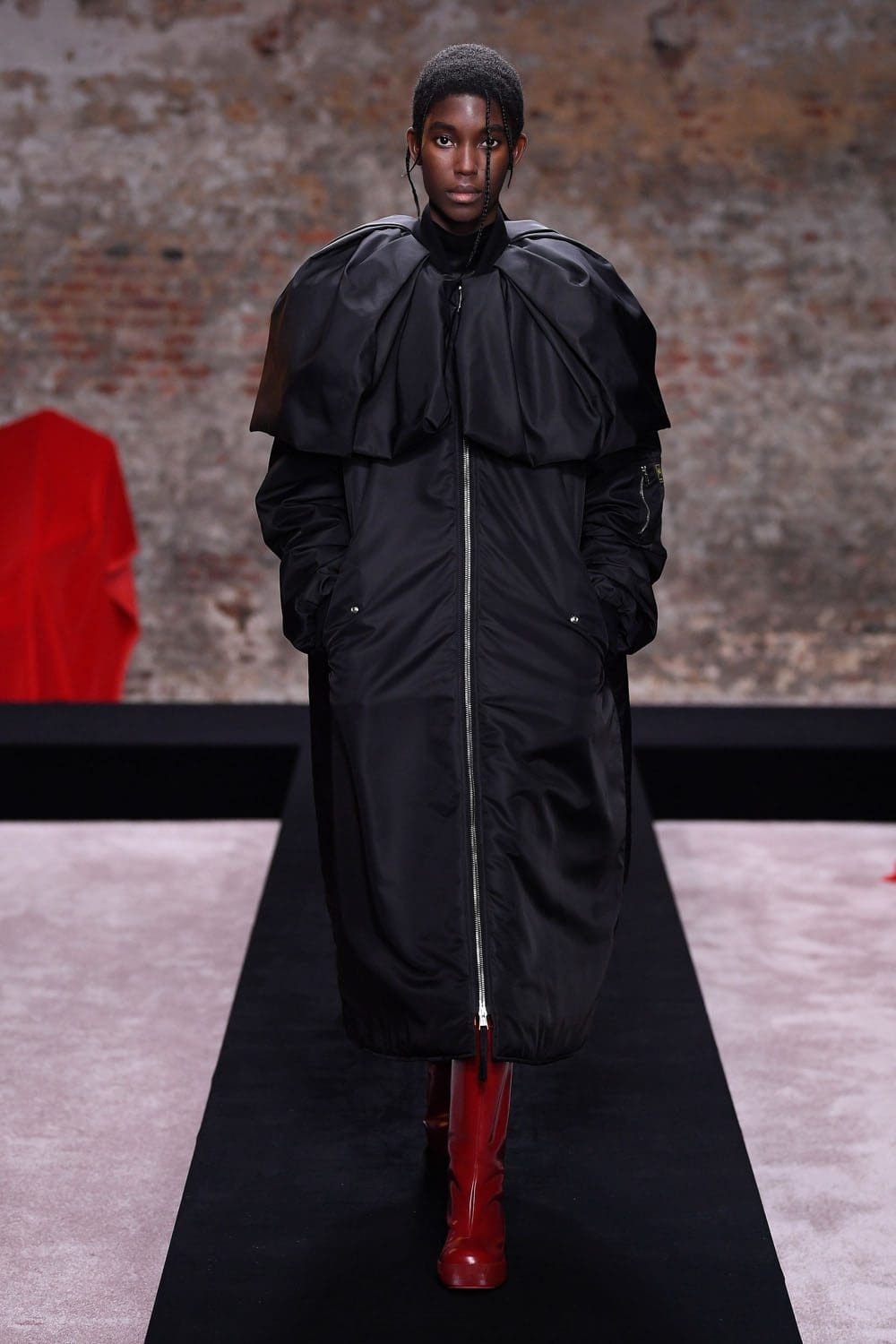 Raf Simons Autunno Inverno 2022-2023 Londra di RUNWAY MAGAZINE