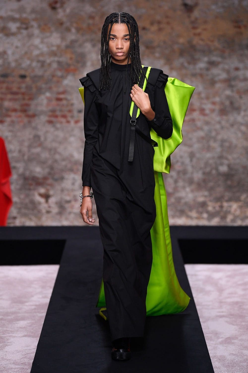 Raf Simons Autunno Inverno 2022-2023 Londra di RUNWAY MAGAZINE