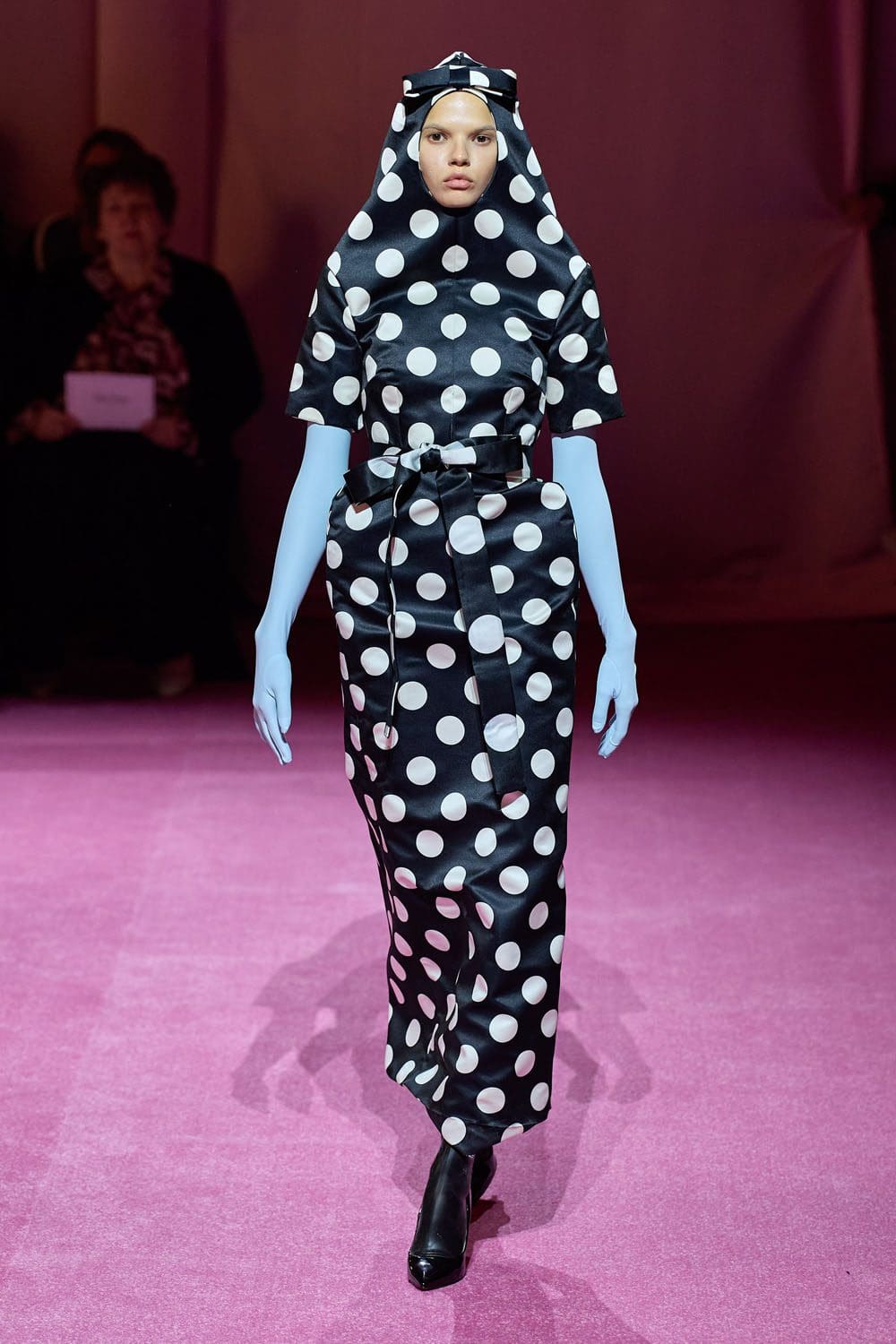 Richard Quinn Outono Inverno 2022-2023 Londres por RUNWAY MAGAZINE