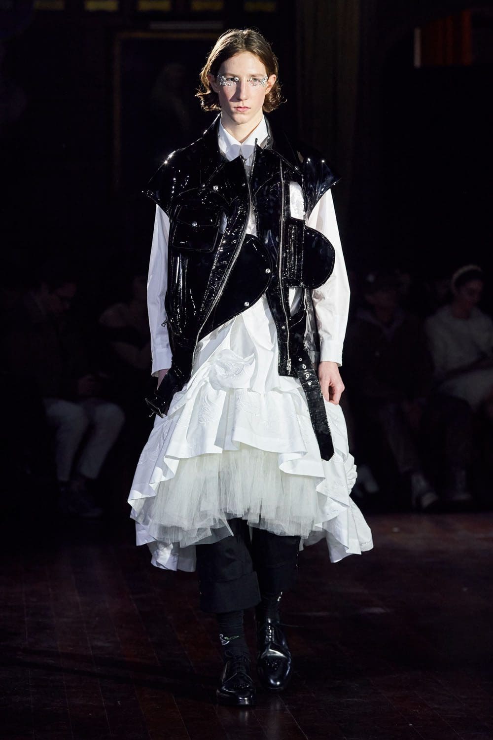シモン・ロッチャ2022-2023年秋冬ロンドン RUNWAY マガジン