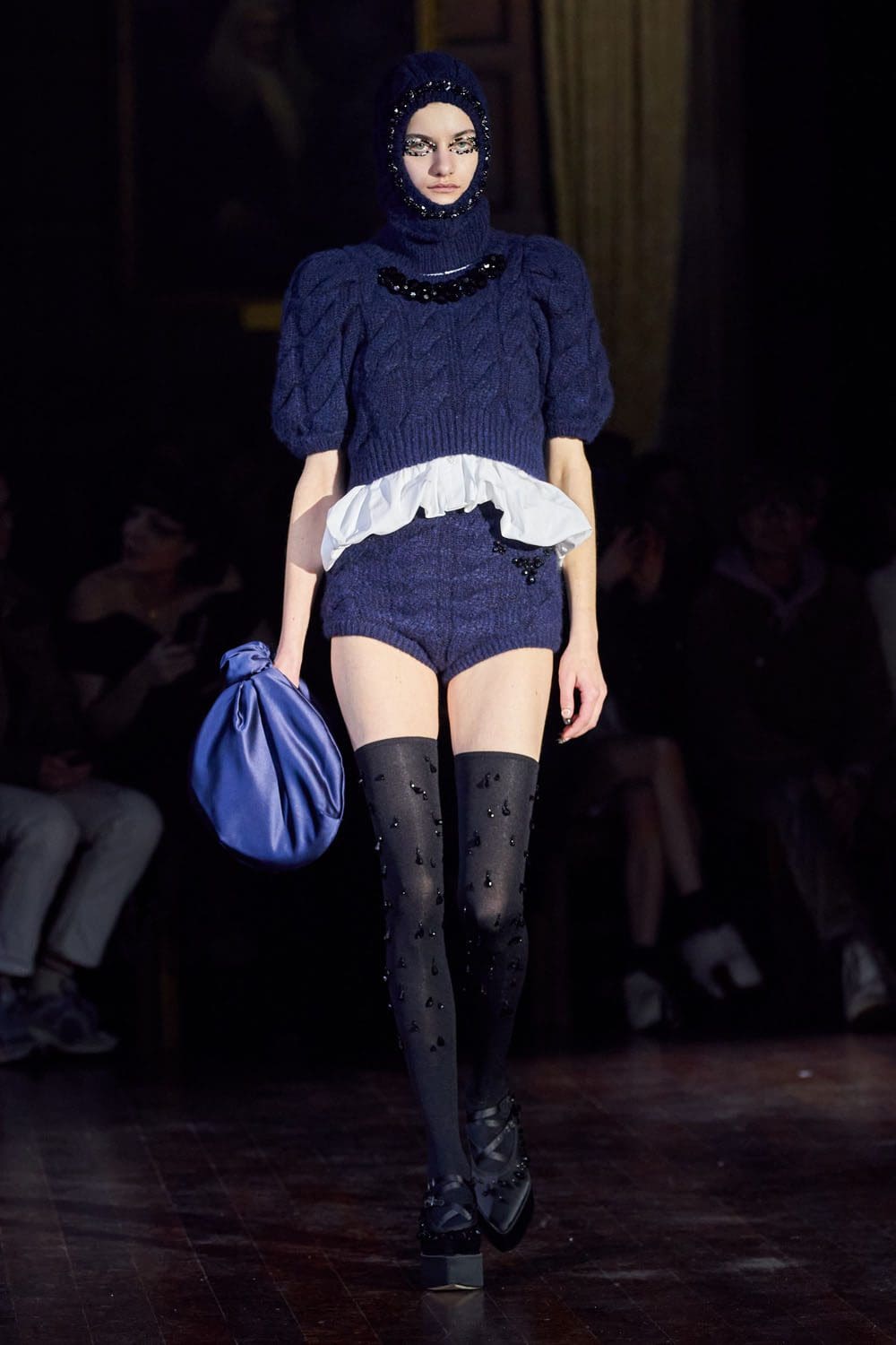 シモン・ロッチャ2022-2023年秋冬ロンドン RUNWAY MAGAZINESimoneRocha2022-2023年秋冬ロンドン RUNWAY マガジン