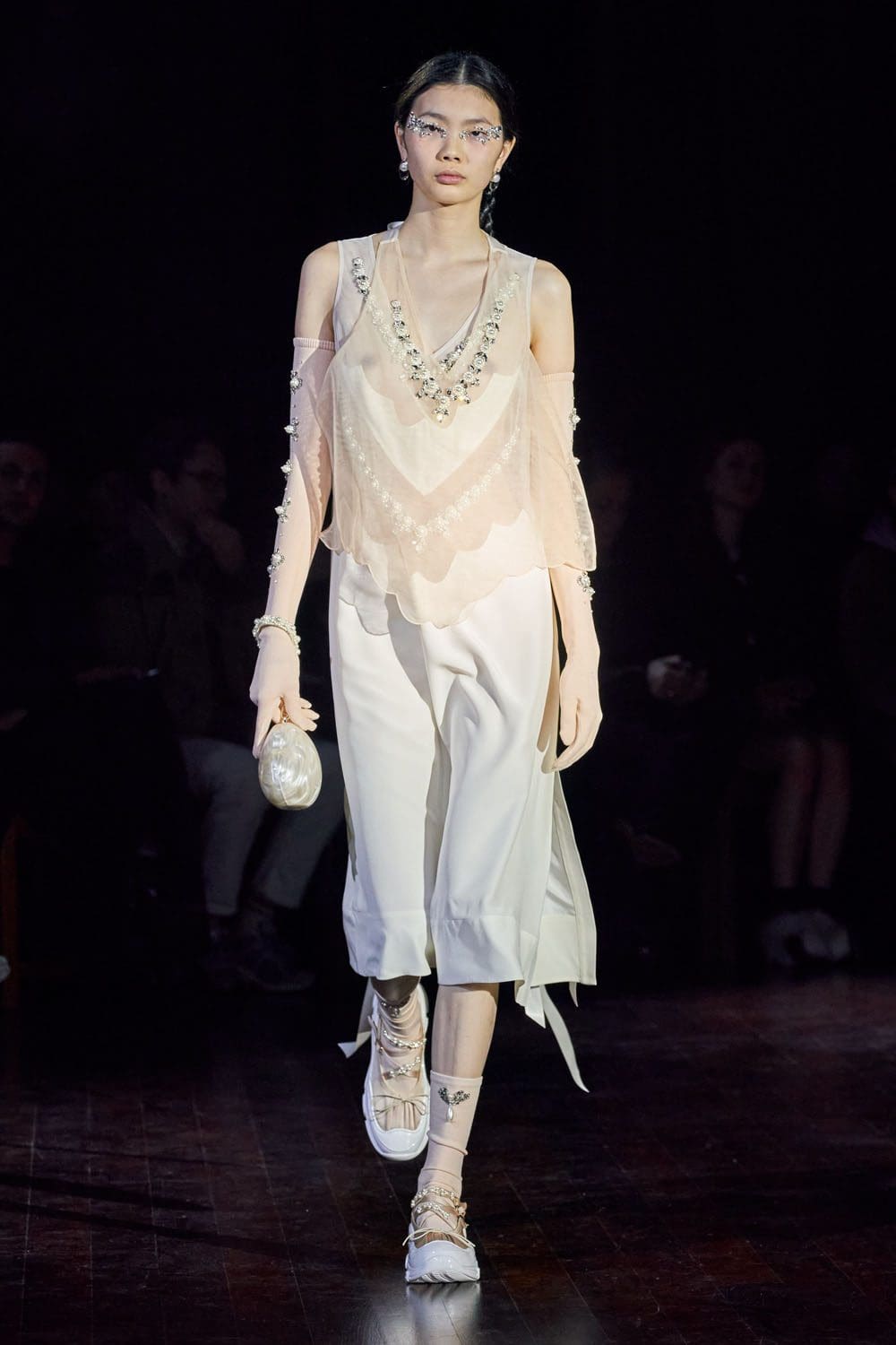 シモン・ロッチャ2022-2023年秋冬ロンドン RUNWAY マガジン
