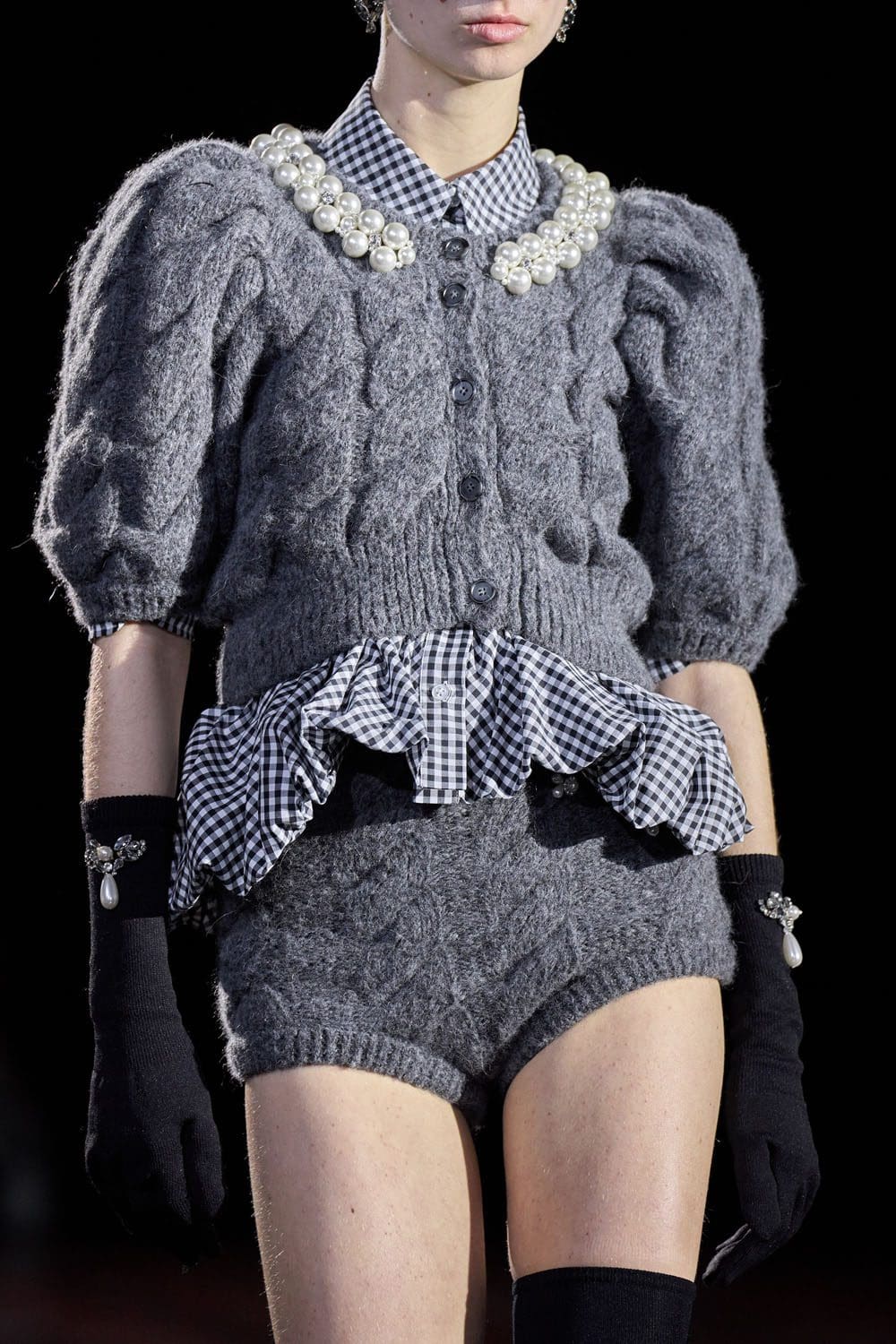 シモン・ロッチャ2022-2023年秋冬ロンドン RUNWAY マガジン