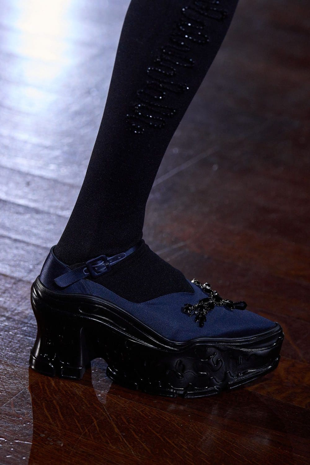 シモン・ロッチャ2022-2023年秋冬ロンドン RUNWAY マガジン
