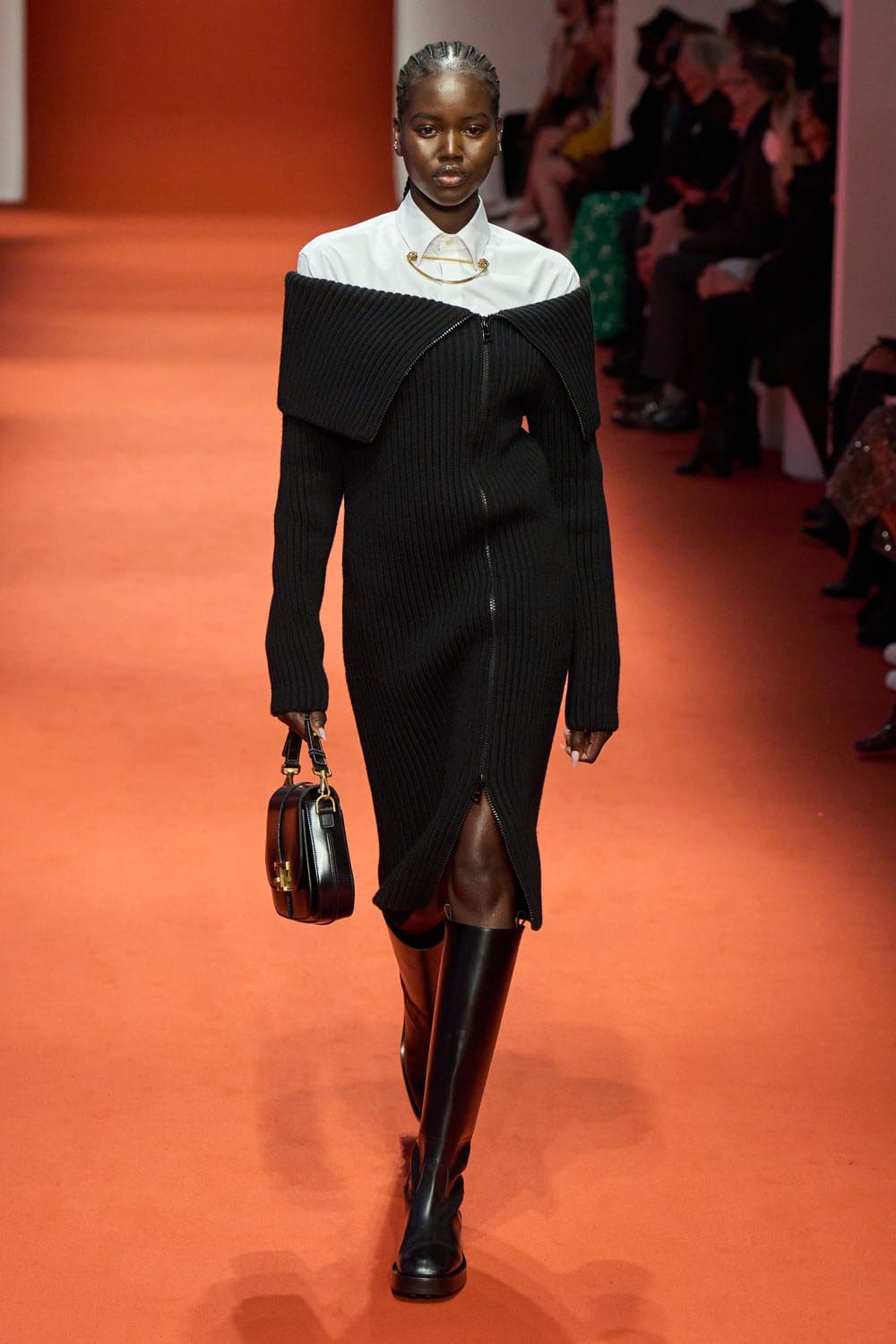 Tod's Autunno Inverno 2022-2023 Milano Runway Magazine