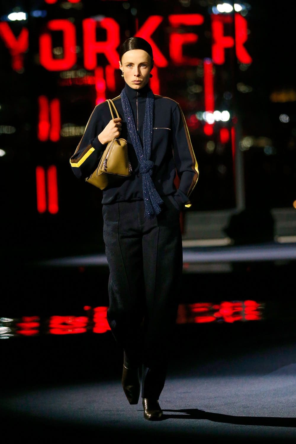 Tory Burch Autunno Inverno 2022-2023 di RUNWAY MAGAZINE