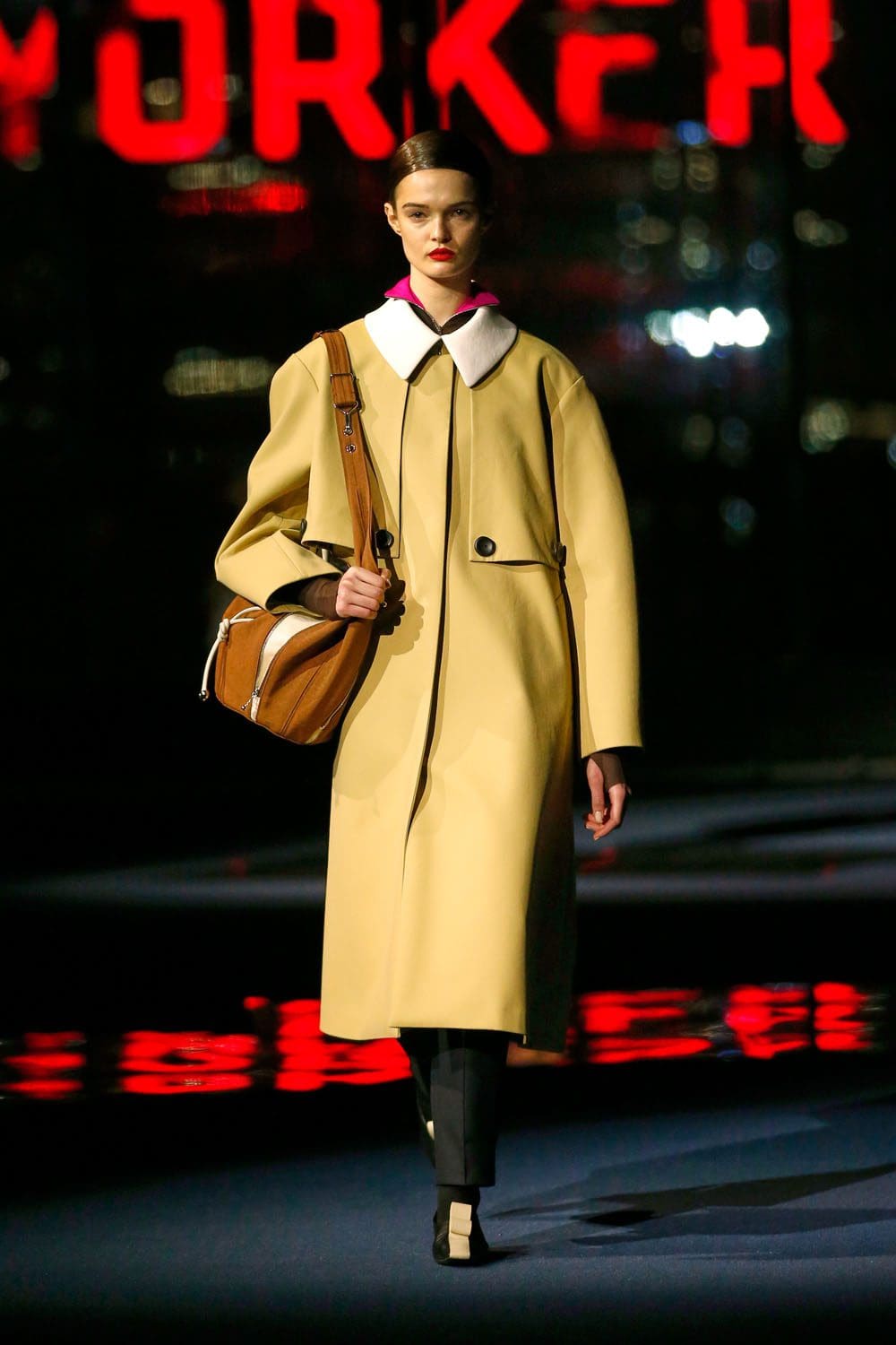 Tory Burch Autunno Inverno 2022-2023 di RUNWAY MAGAZINE
