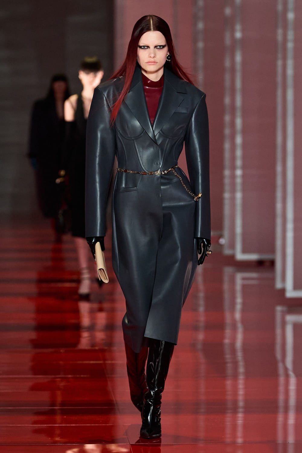 Versace Outono Inverno 2022-2023 Milão Runway revista