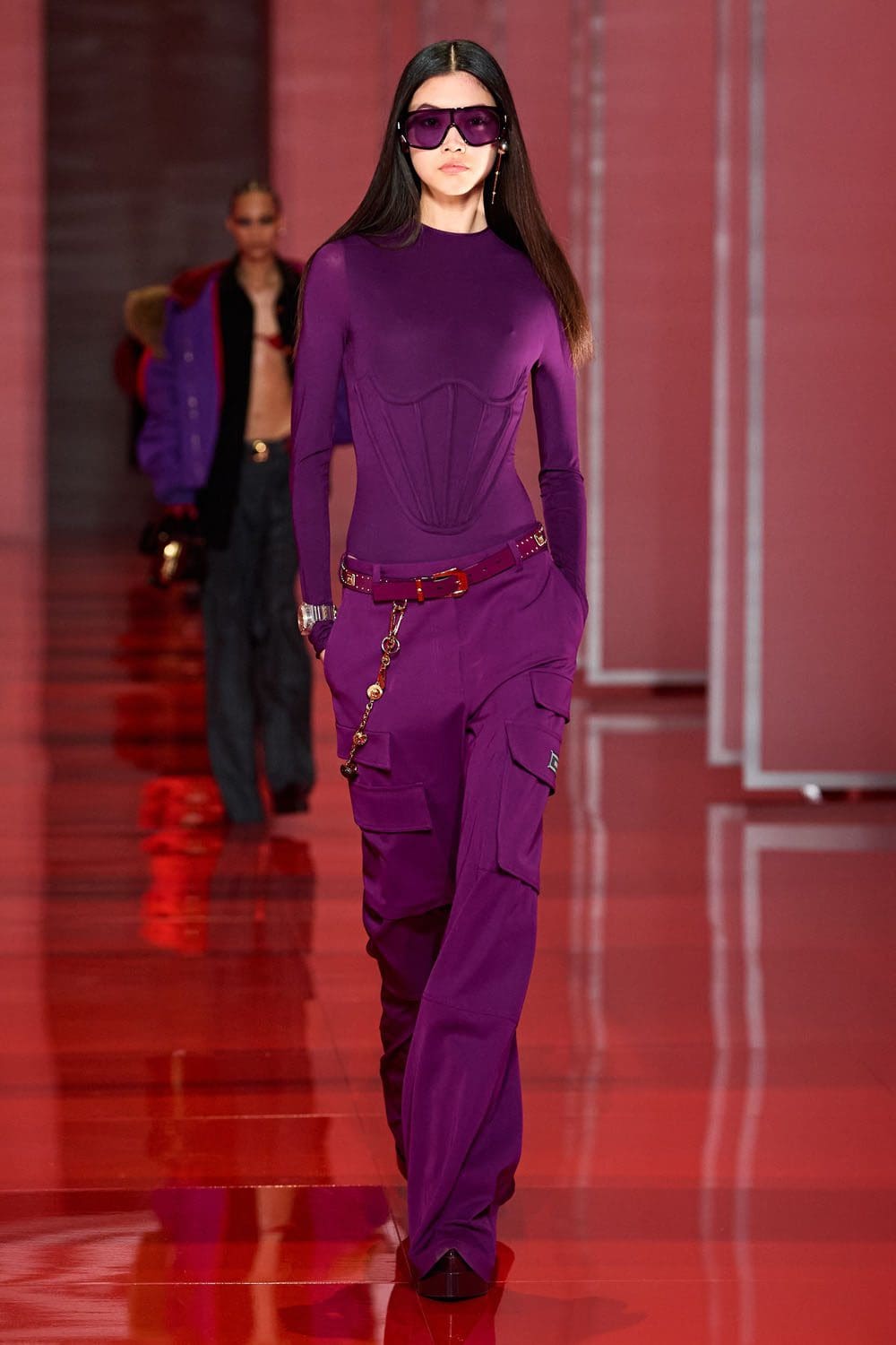 Versace Outono Inverno 2022-2023 Milão Runway revista