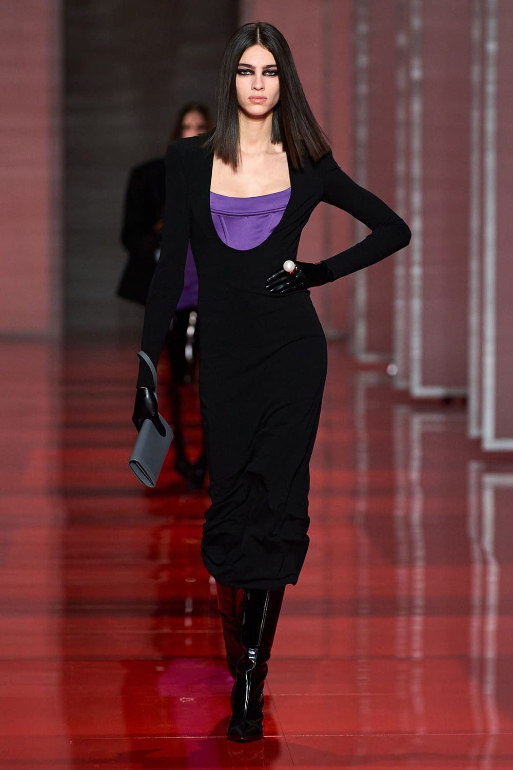Versace Outono Inverno 2022-2023 Milão Runway revista