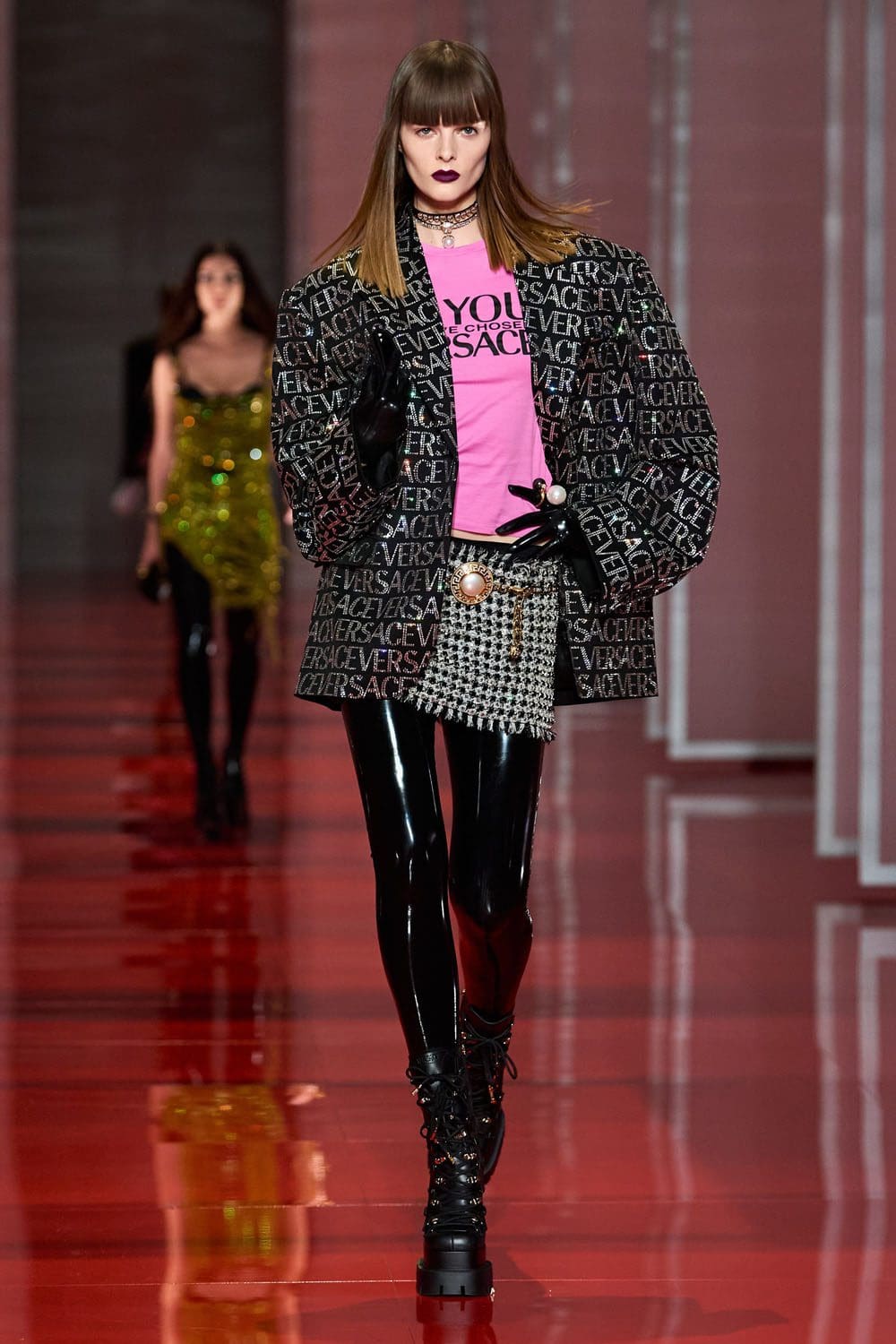 Versace Outono Inverno 2022-2023 Milão Runway revista