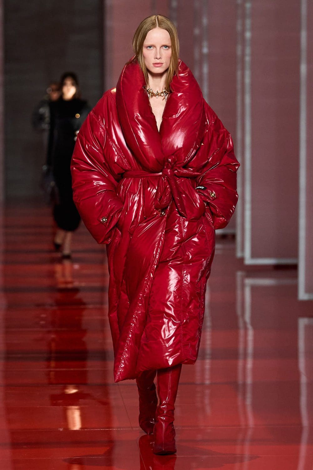 Versace Outono Inverno 2022-2023 Milão Runway revista