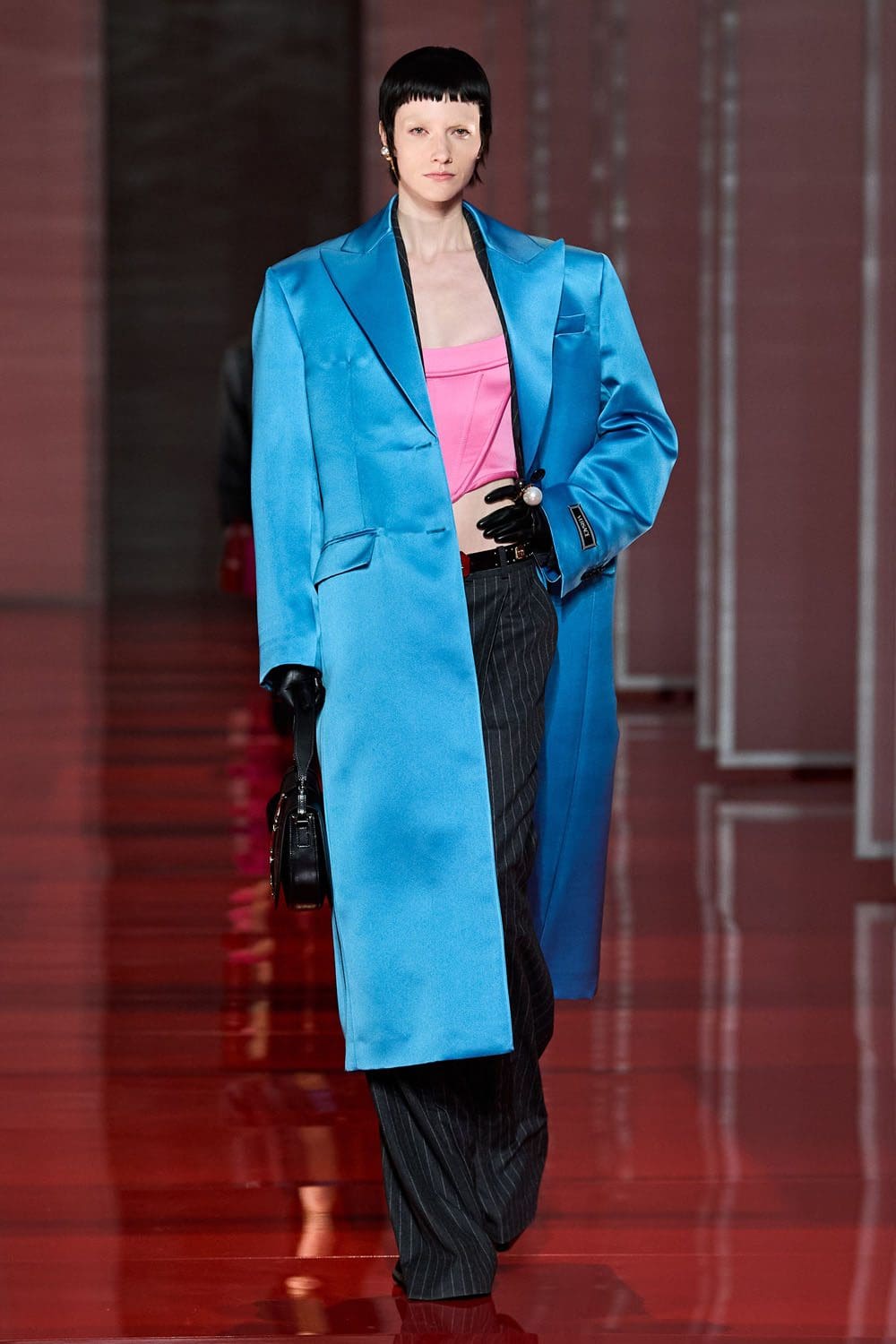 Versace Outono Inverno 2022-2023 Milão Runway revista