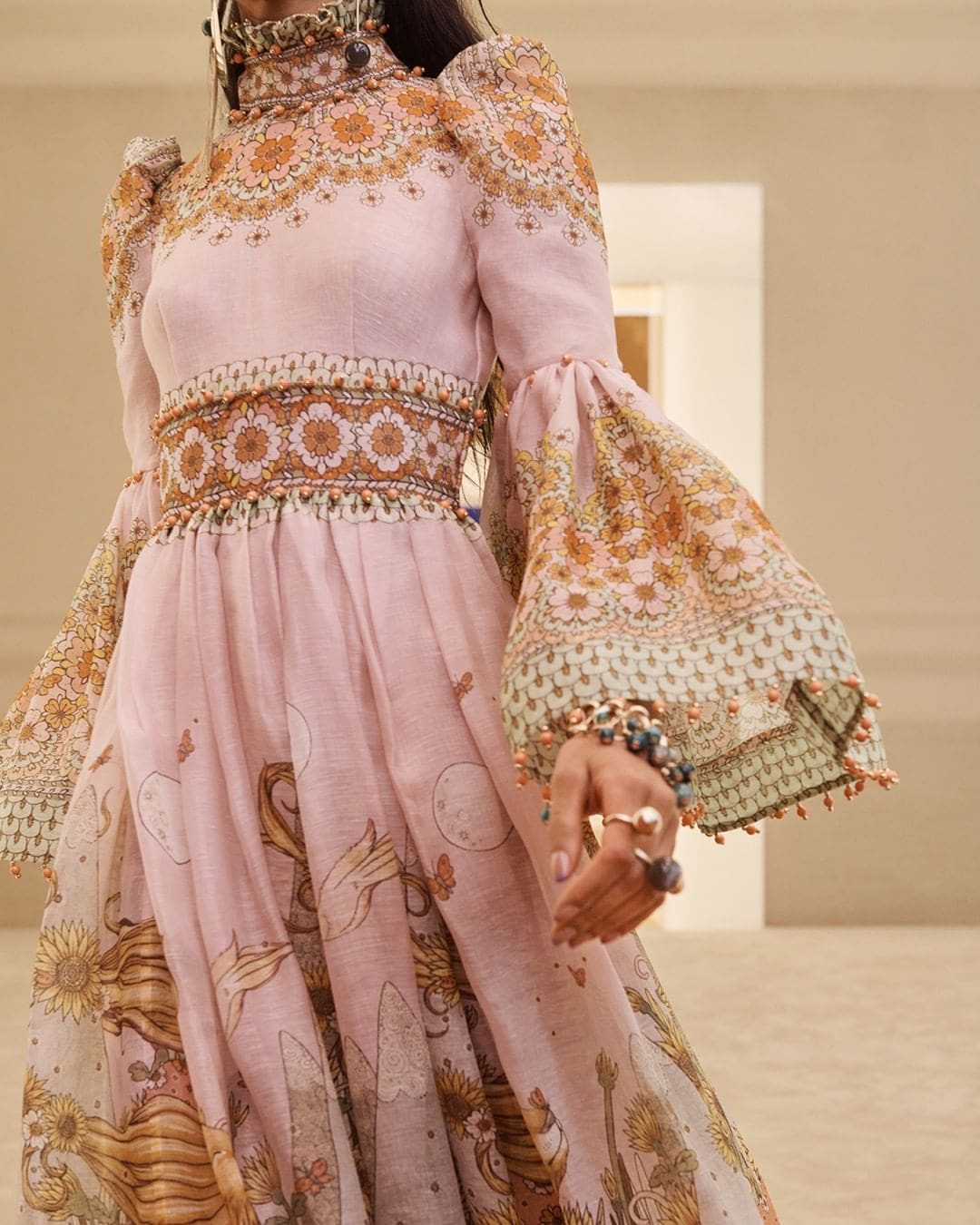 Zimmermann Automne Hiver 2022-2023 Détails Close Up par RUNWAY MAGAZINE