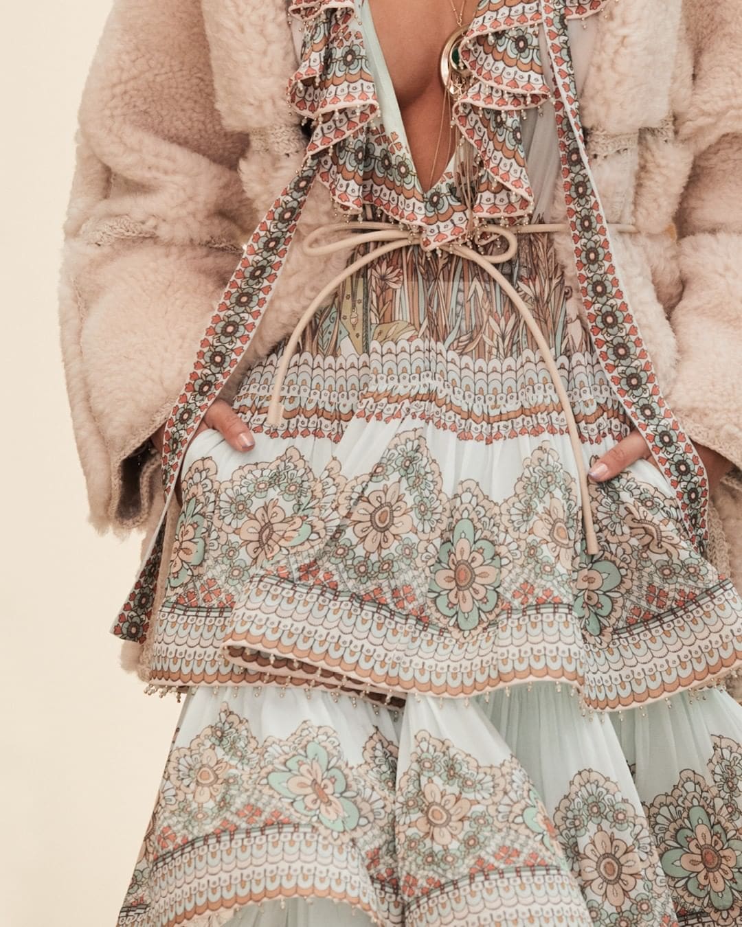 Zimmermann Automne Hiver 2022-2023 Détails Close Up par RUNWAY MAGAZINE