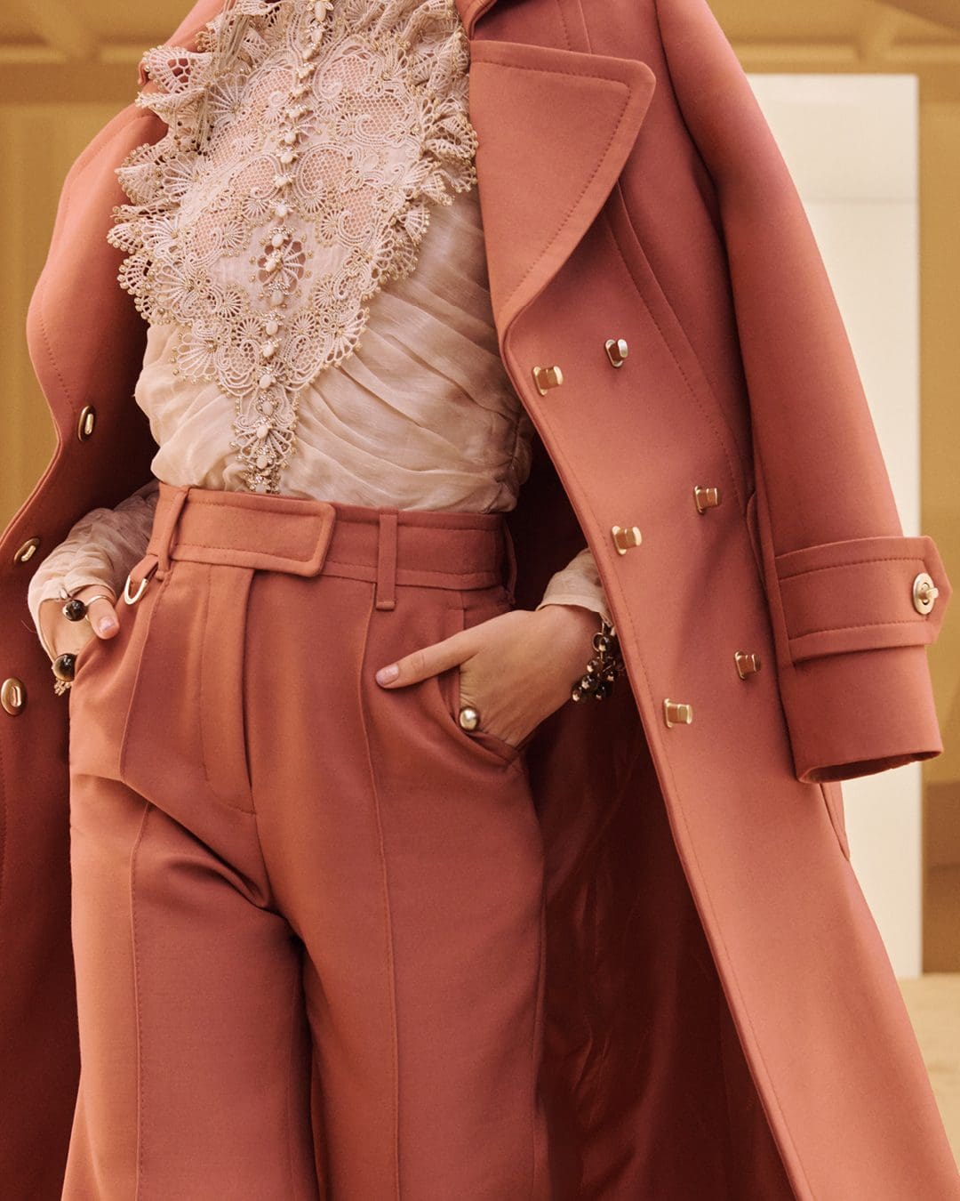 Zimmermann Automne Hiver 2022-2023 Détails Close Up par RUNWAY MAGAZINE