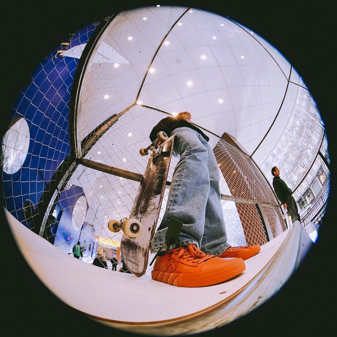 Projeto cultural Off-White e Galeries Lafayette com formação em skate
