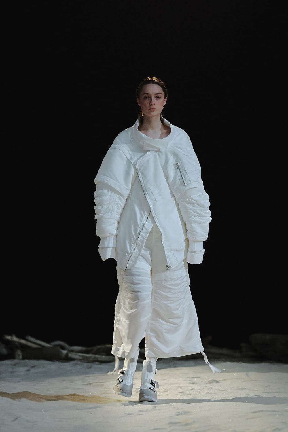 Anrealage Otoño Invierno 2022-2023 París Runway Revista