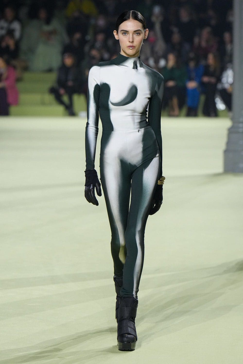 Balmain Automne Hiver 2022-2023 Paris Runway Magazine