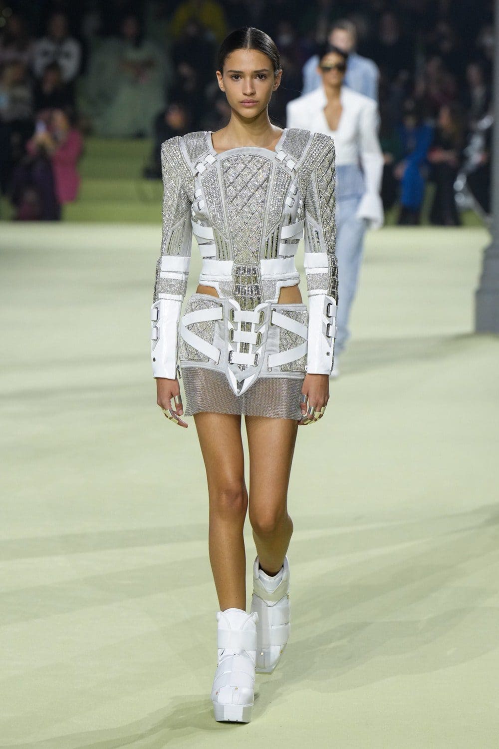 Balmain Automne Hiver 2022-2023 Paris Runway Magazine