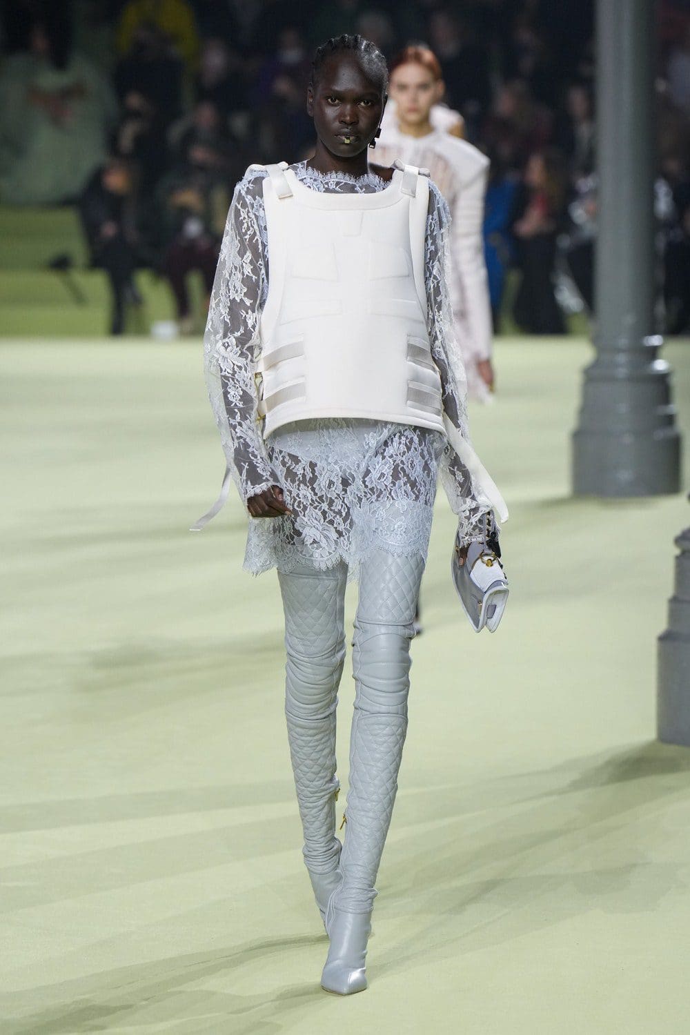 Balmain Automne Hiver 2022-2023 Paris Runway Magazine